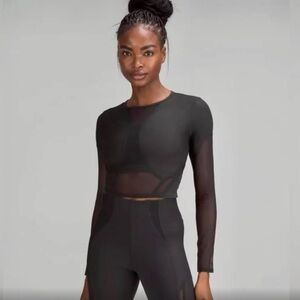 Lululemon mesh black top size 6